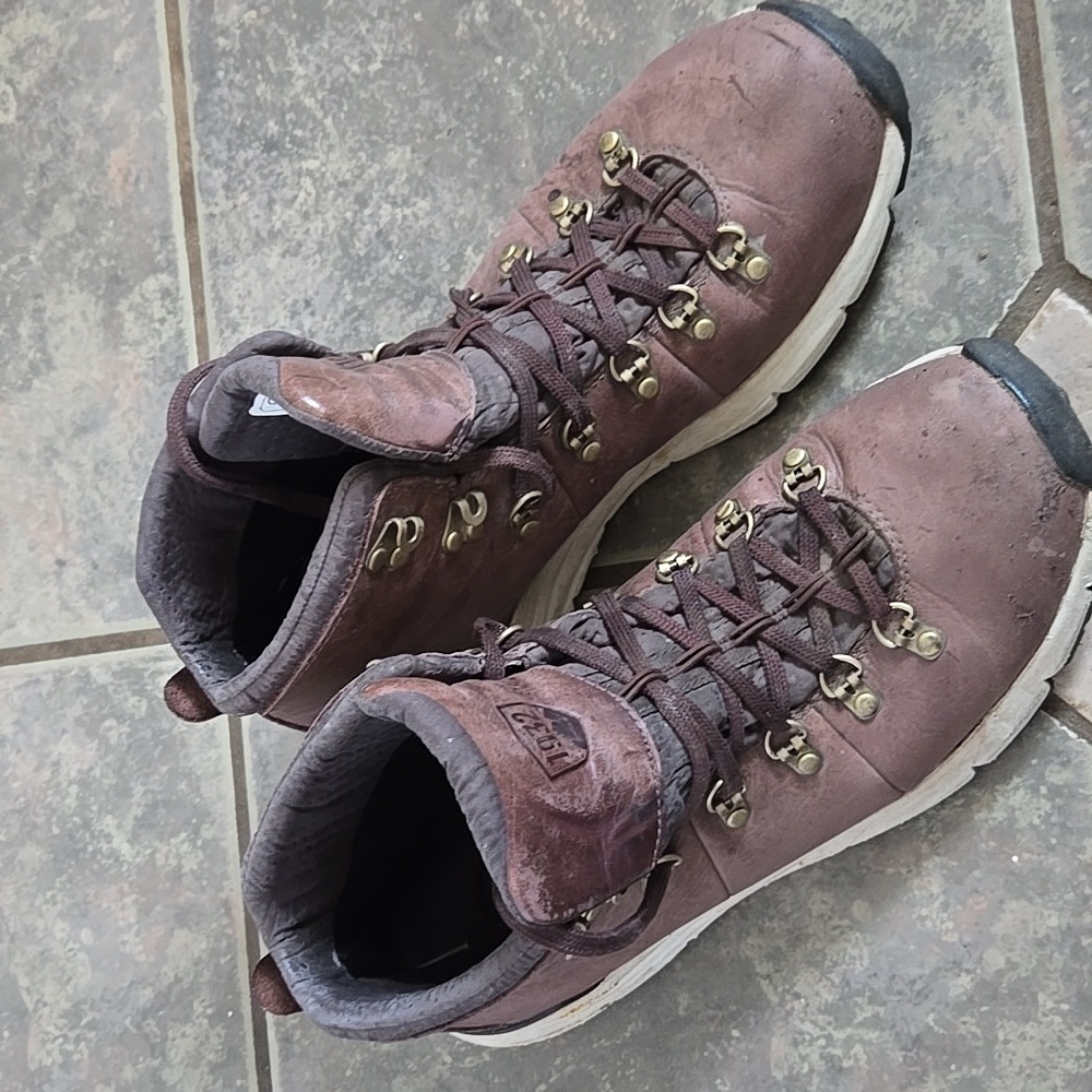 Danner Mountain 600